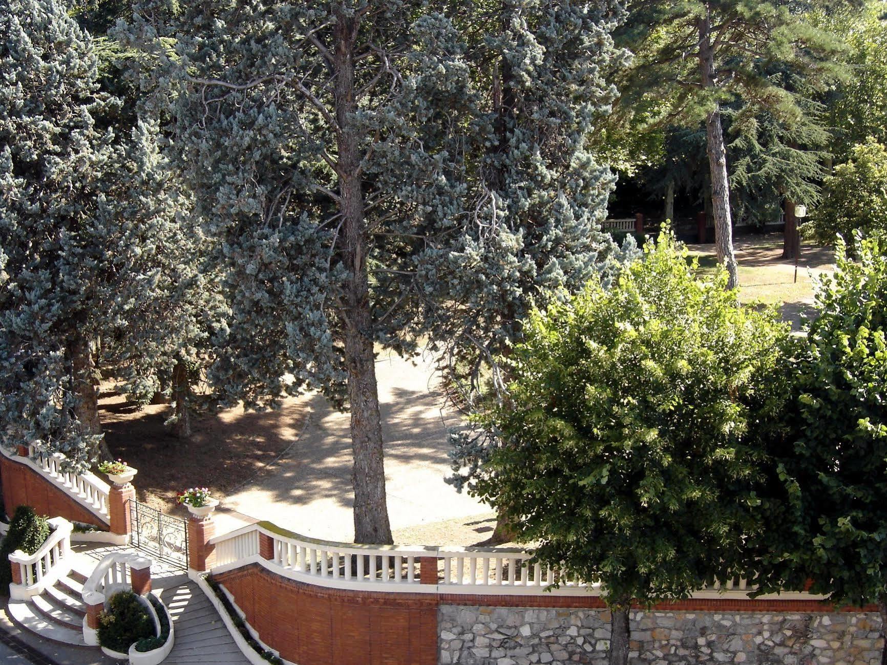 Hotel Restaurant Du Lauragais Logis De France Villefranche-de-Lauragais Exteriér fotografie